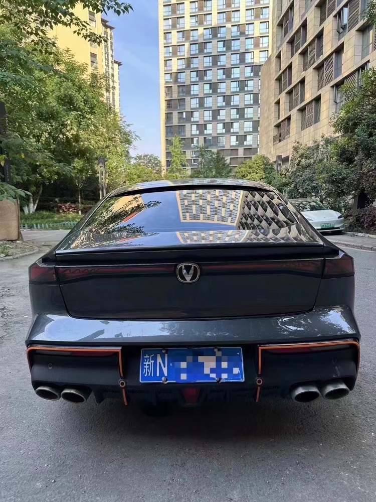 成都24年長安汽車UNI8