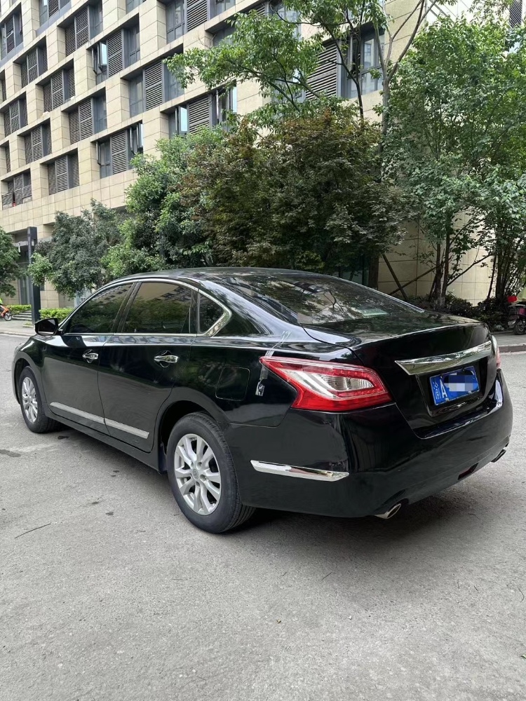 成都15年日產天籟7
