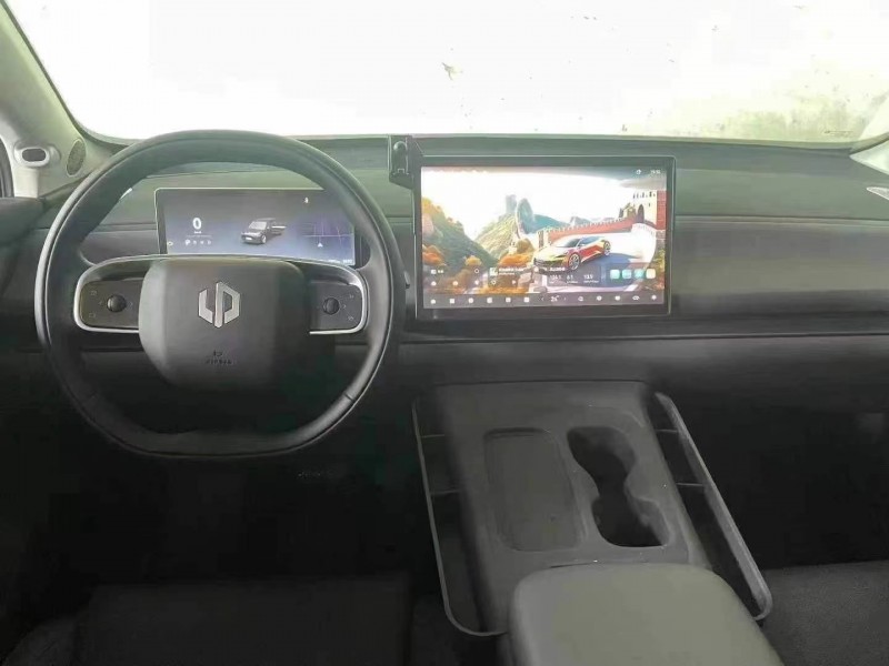 菏澤25年零跑汽車C104