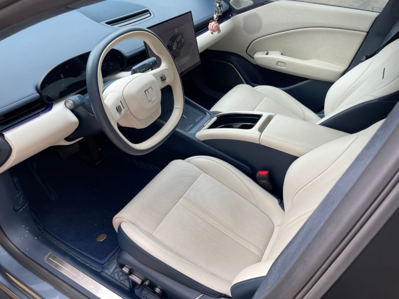 濟寧24年極氪汽車0074