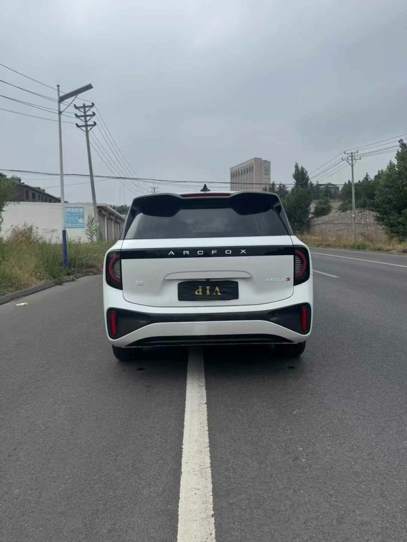 邯鄲25年極狐汽車考拉6