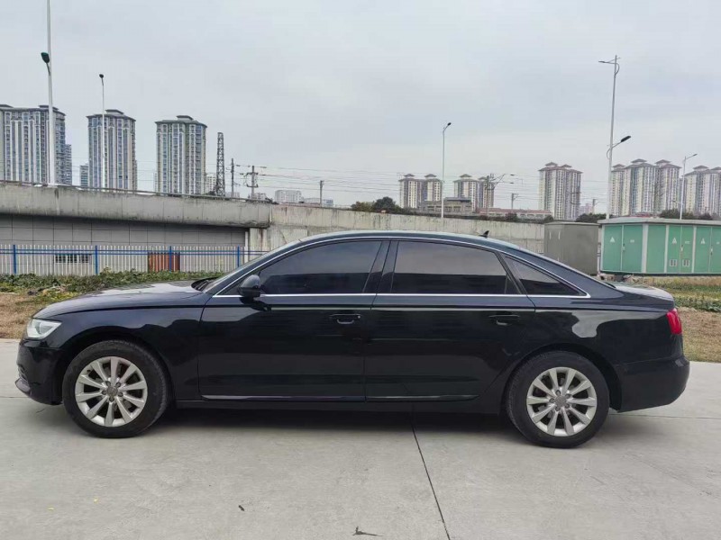 襄陽15年奧迪A6L8