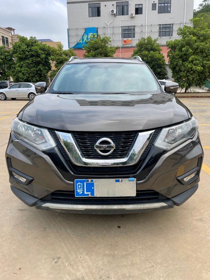 中山17年日產奇駿1