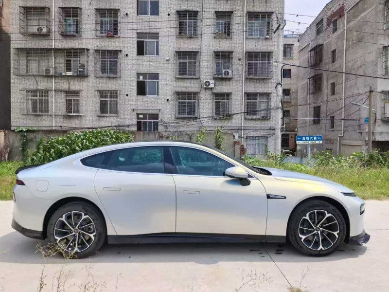 襄陽22年小鵬汽車p77