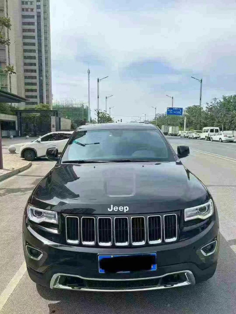 马鞍山17年Jeep大切诺基1