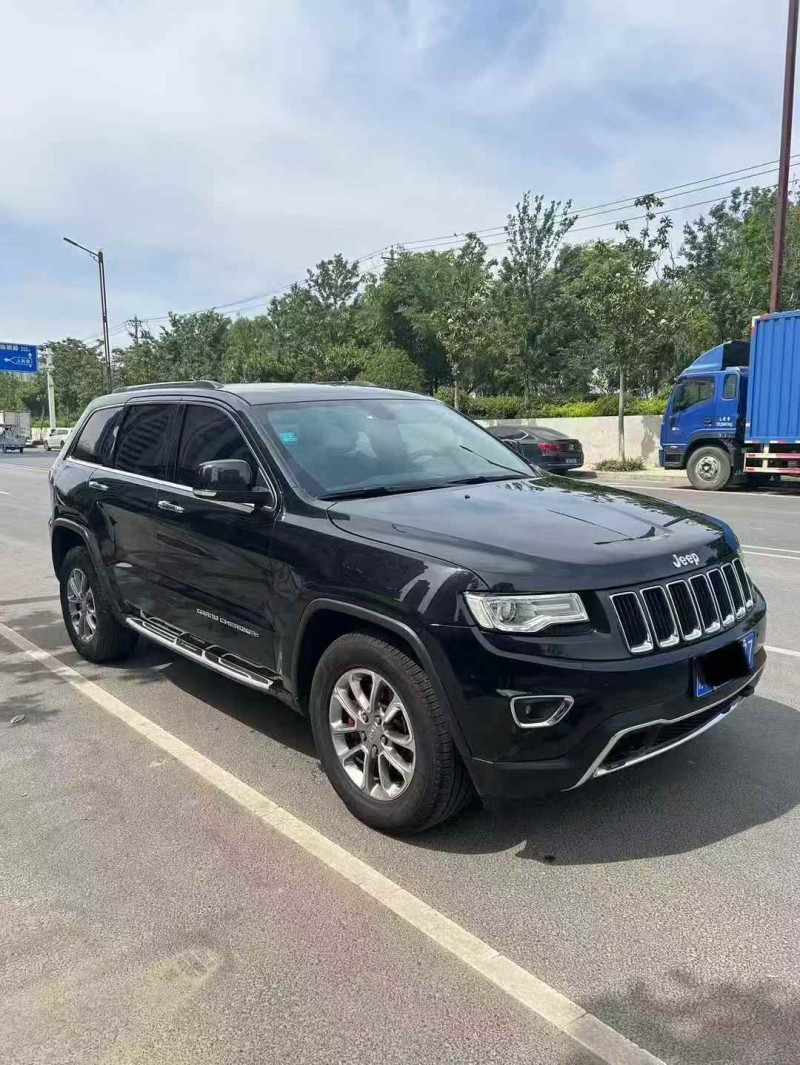 马鞍山17年Jeep大切诺基3