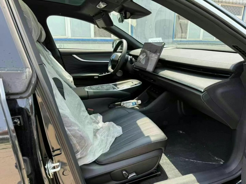 天津25年長安汽車啟源2