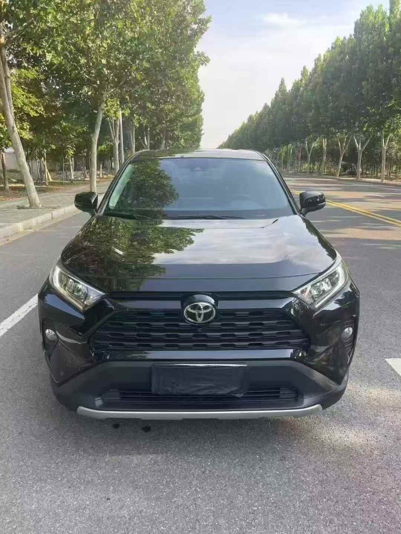 日照23年豐田RAV4榮放1