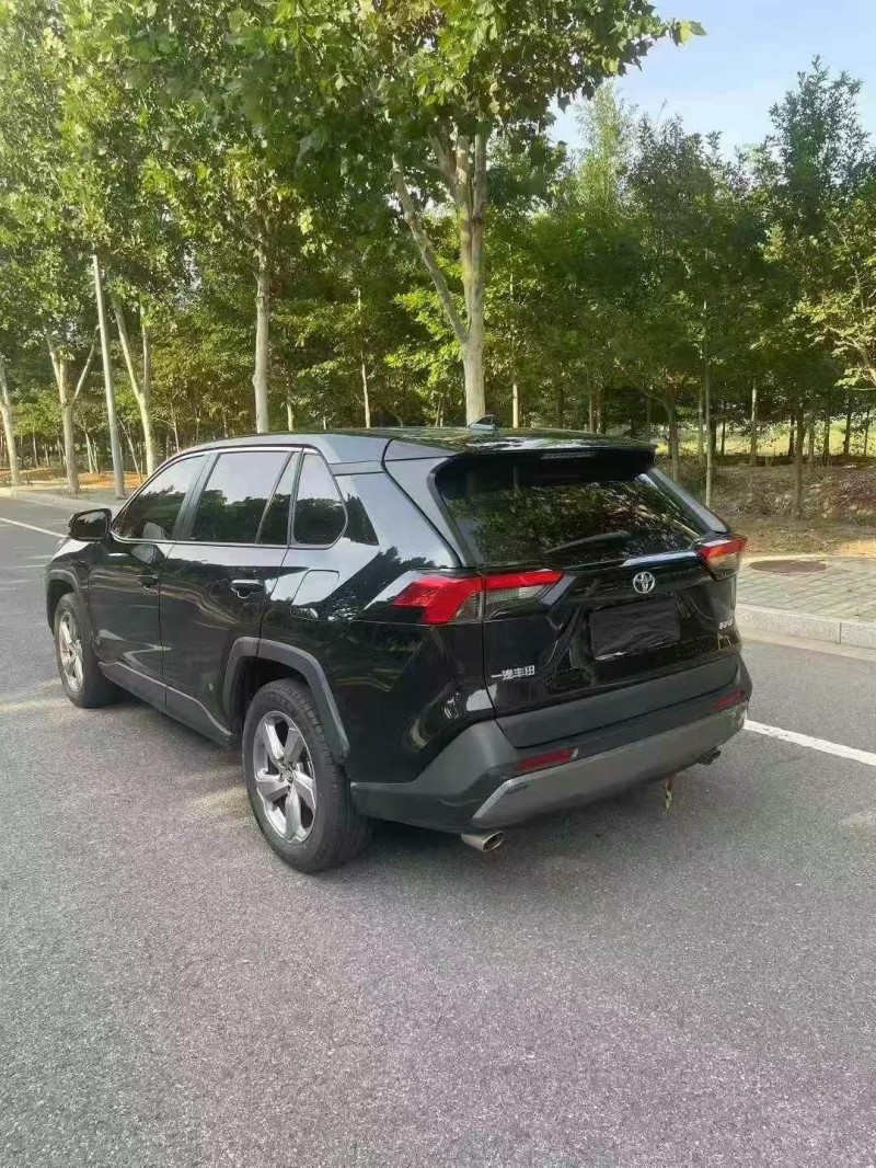 日照23年豐田RAV4榮放8