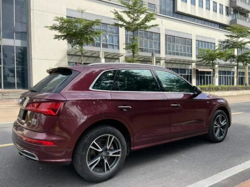 東莞20年奧迪Q59
