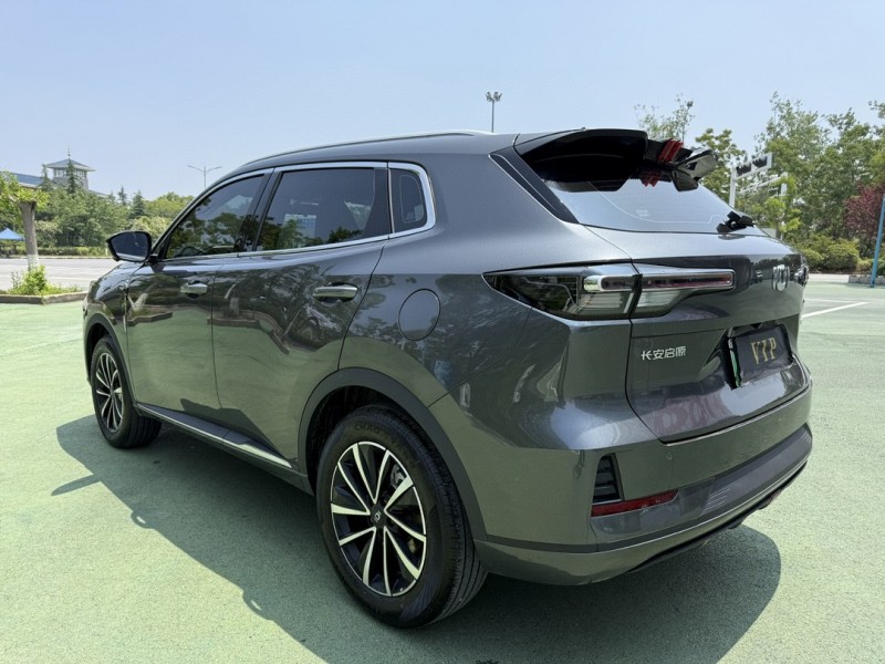 鹽城25年長安汽車啟源8