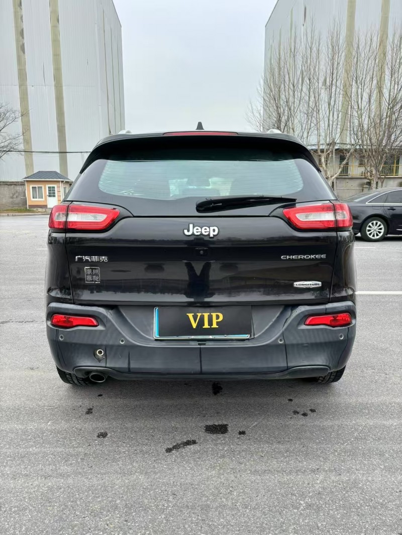 宿遷16年Jeep自由光9