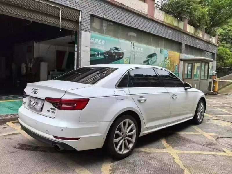 銅仁17年奧迪A4L8