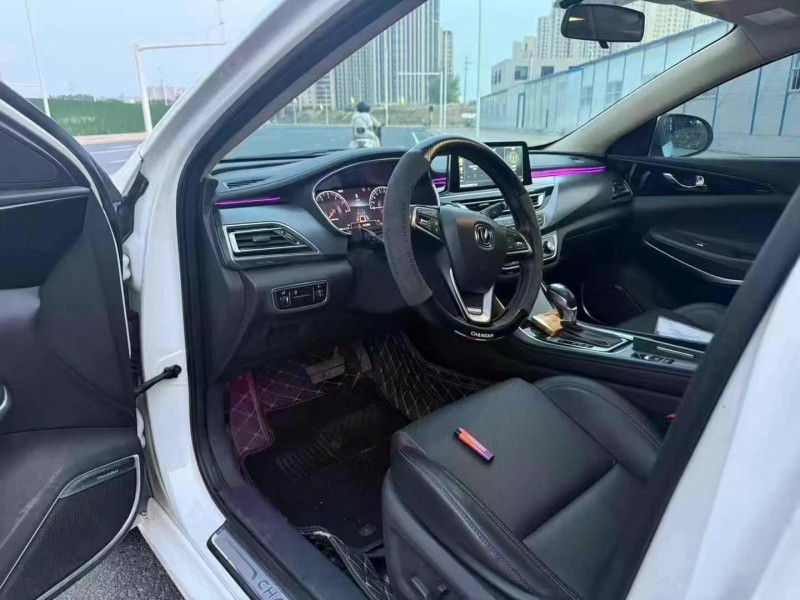 鄭州20年長安汽車銳程4