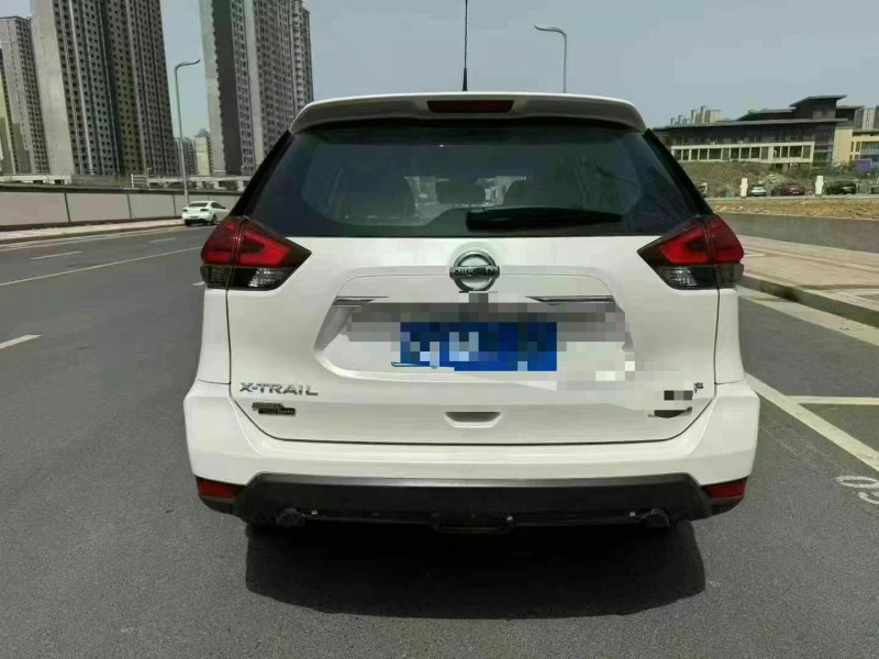 鄭州20年日產奇駿9