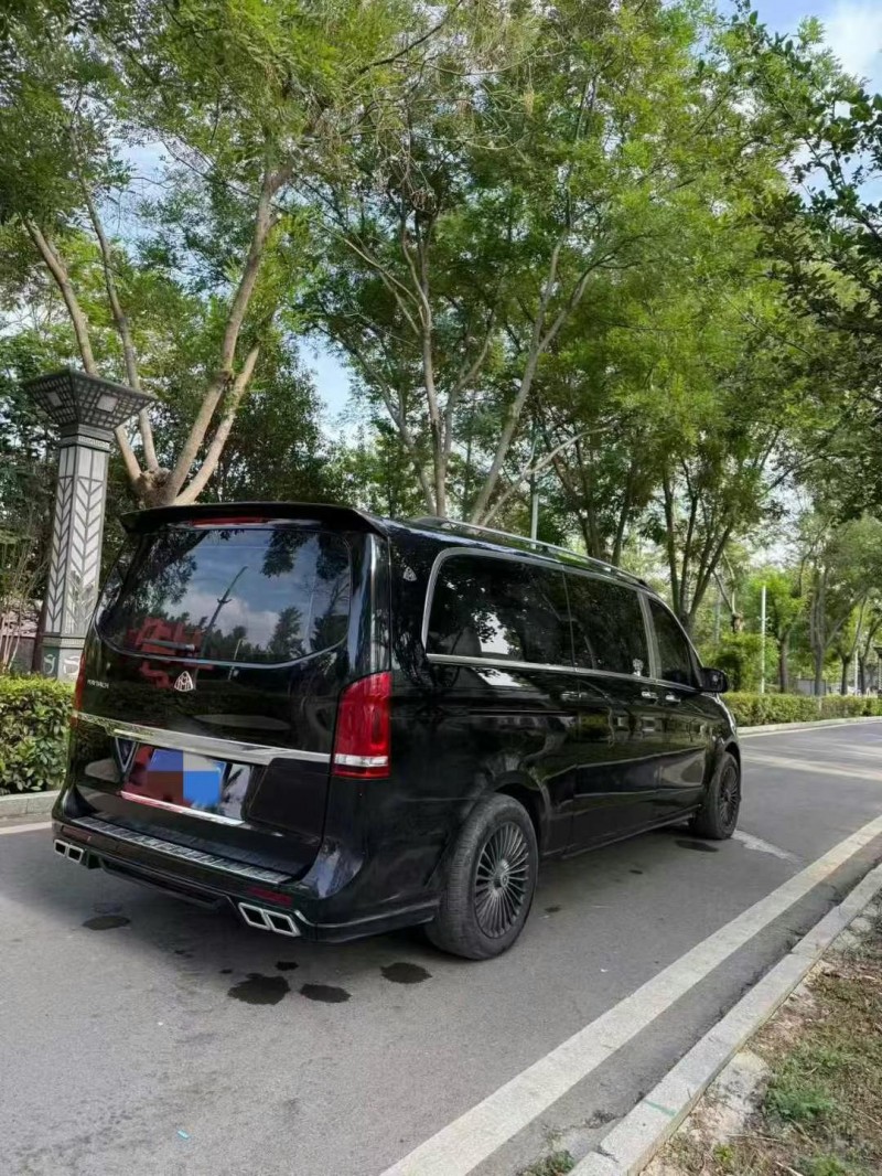 淄博21年奔驰威霆7