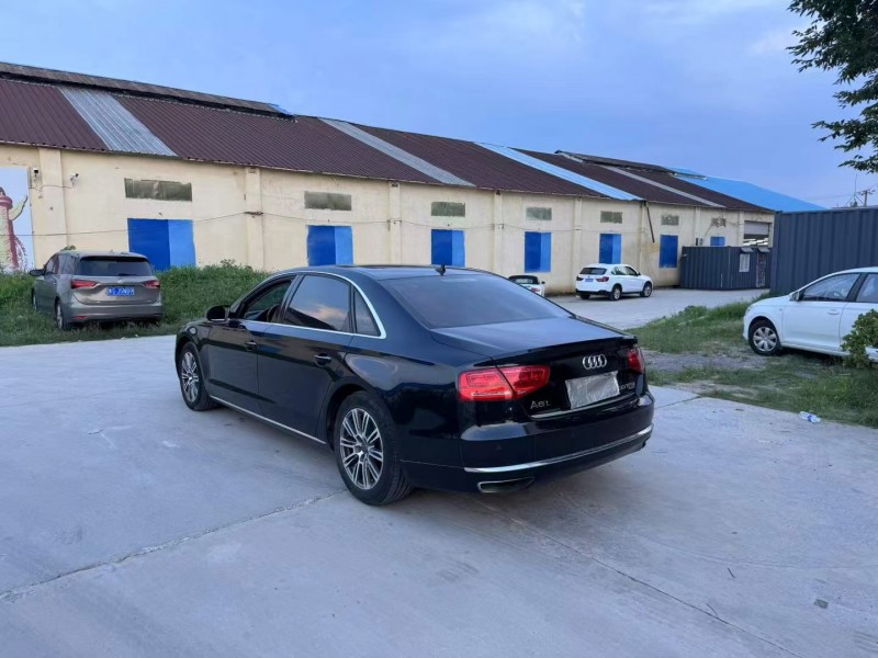 徐州13年奥迪A8L3