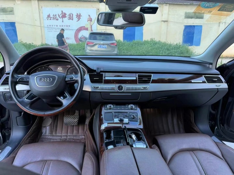 徐州13年奥迪A8L7