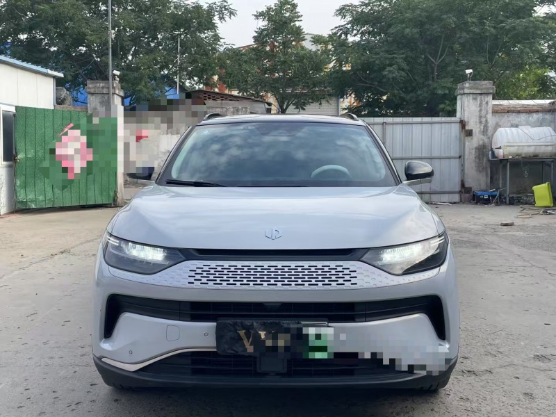 濟寧23年零跑汽車C111