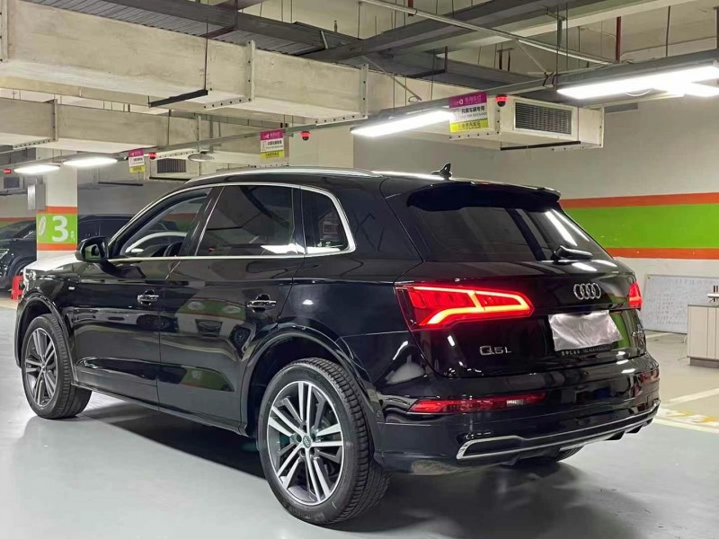 成都21年奥迪Q56