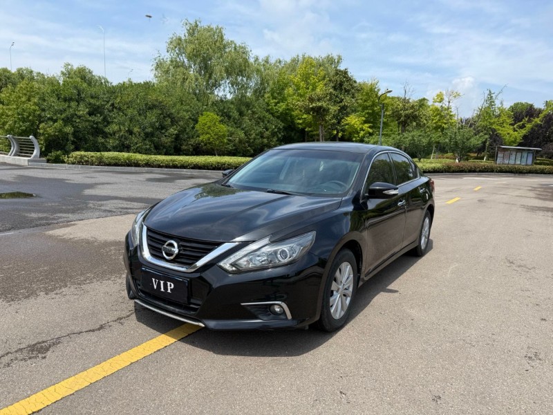 鹽城17年日產天籟2