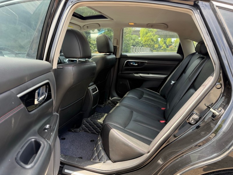 鹽城17年日產天籟4