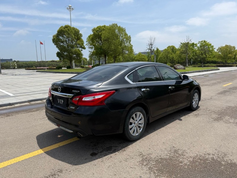 鹽城17年日產天籟7