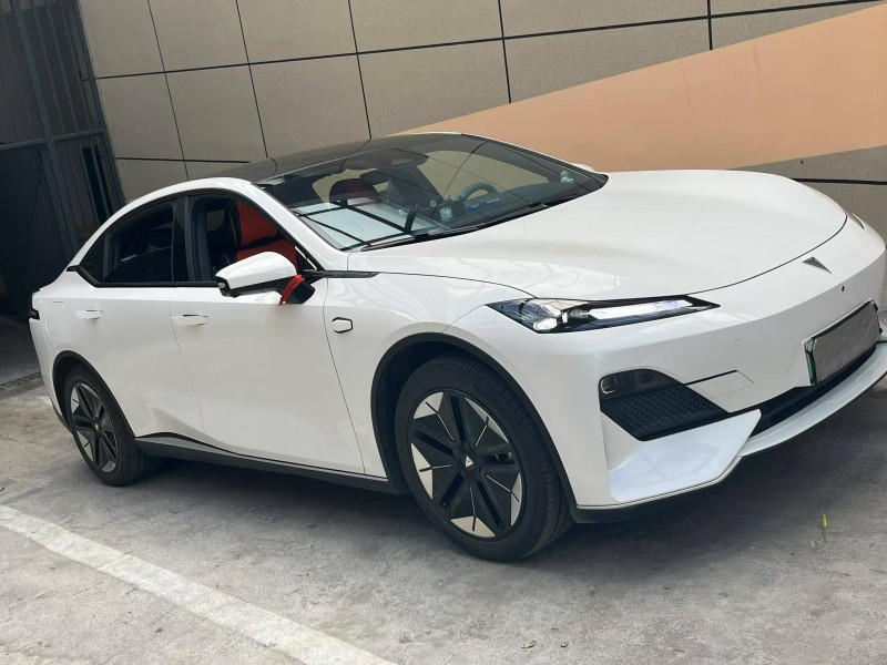 黔南25年長安汽車深藍2