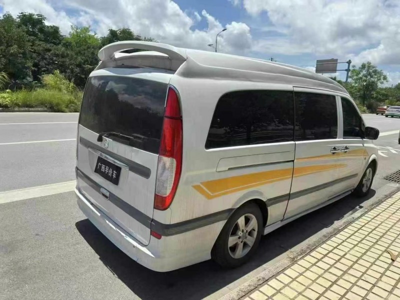 桂林13年奔馳威霆3