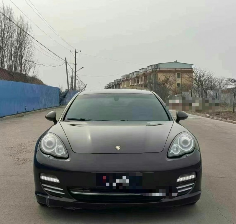 青島13年保時捷帕拉梅拉1