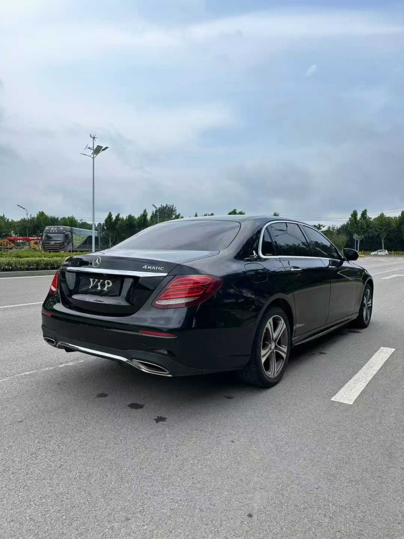 枣庄17年奔驰E8