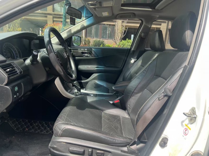 徐州14年本田雅阁4