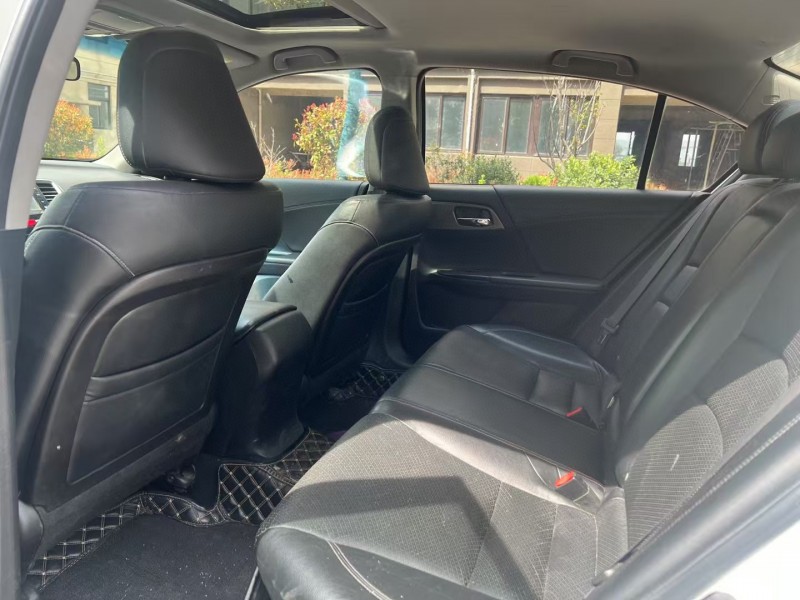 徐州14年本田雅阁5