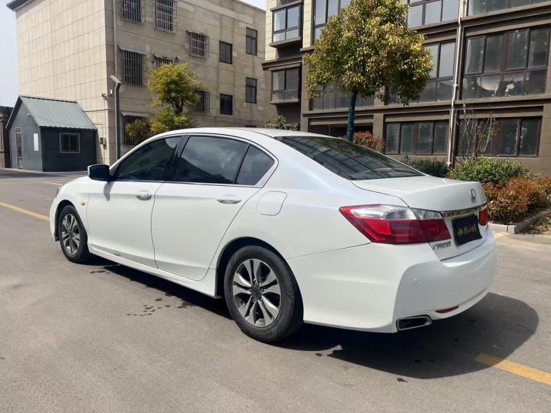 徐州14年本田雅阁7