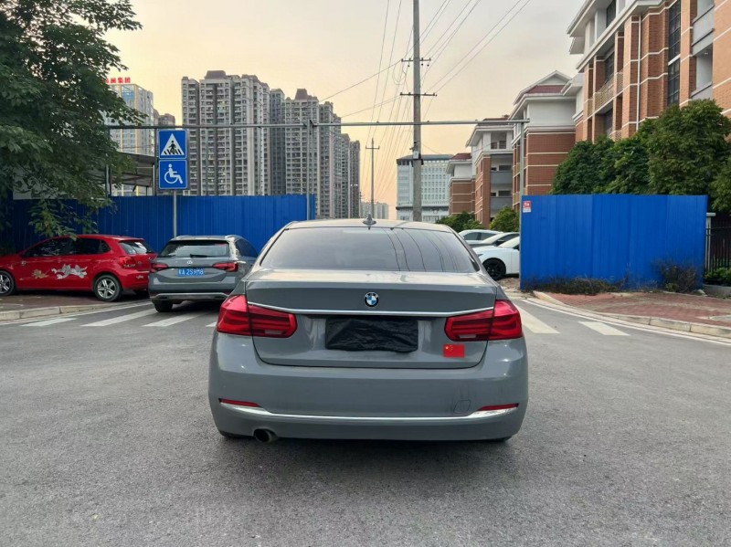 南宁16年宝马3系9