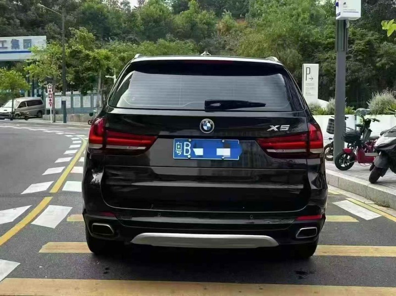 深圳19年寶馬X59