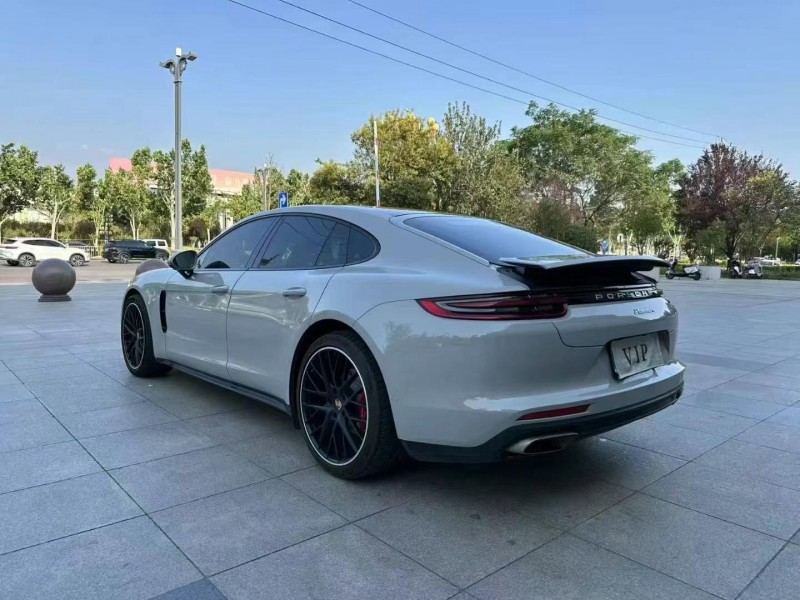 淄博19年保時捷帕拉梅拉8