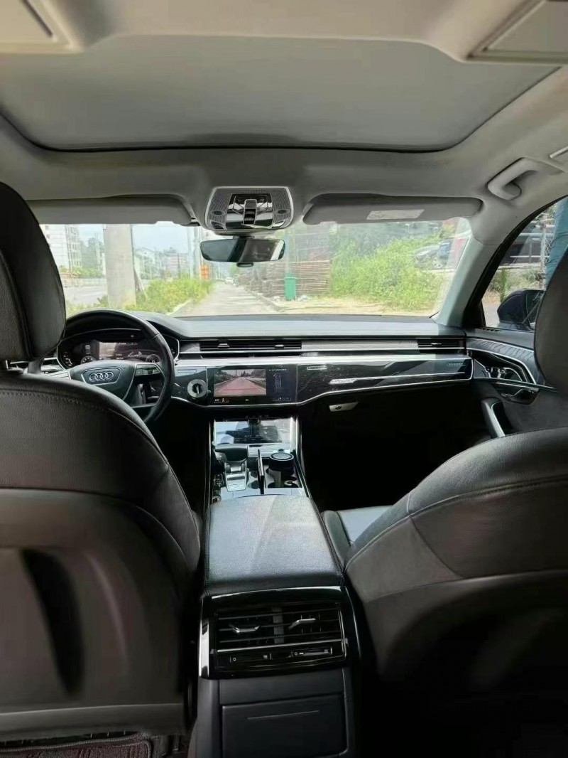 张家界20年奥迪A8L4