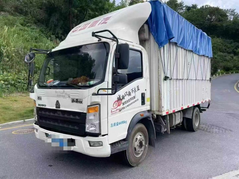 泉州20年卡車系列重汽豪沃3