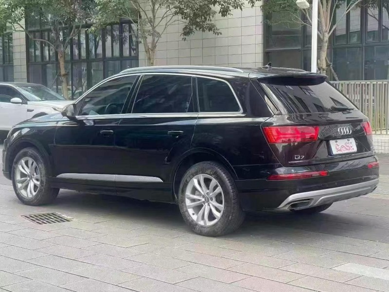佛山19年奧迪Q77