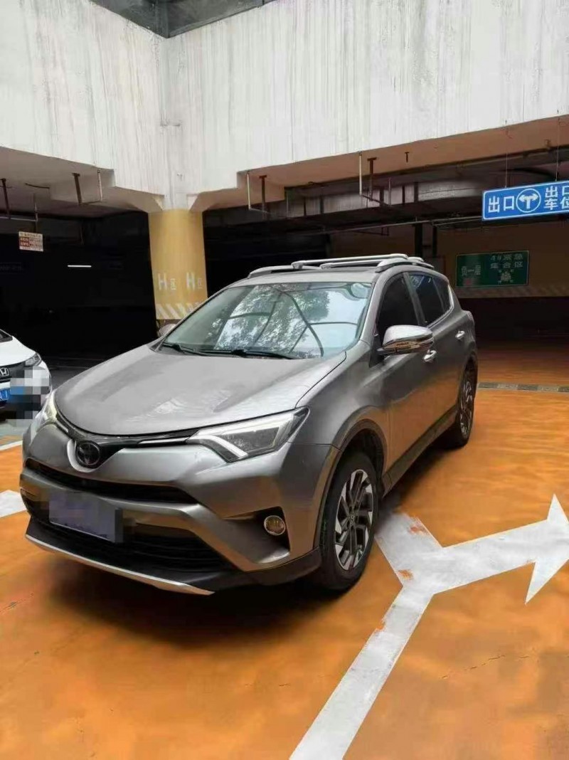 鄂爾多斯19年豐田RAV43