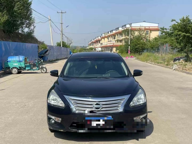 青島15年日產天籟1