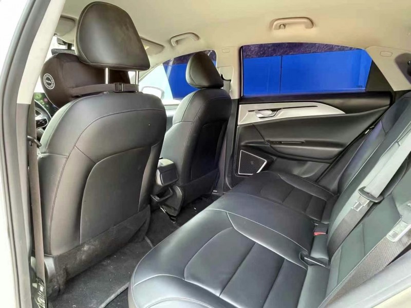 青島24年吉利幾何5