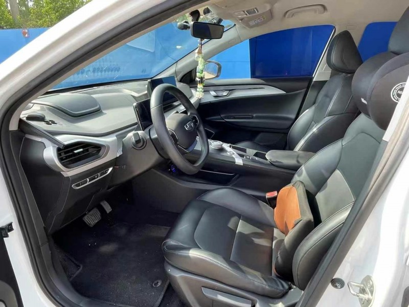 青島24年吉利幾何6