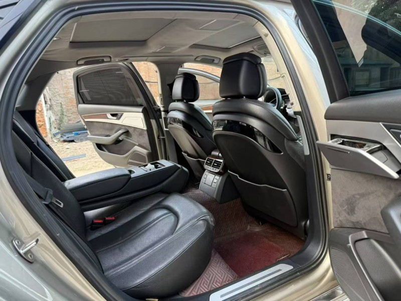 徐州12年奥迪A8L7