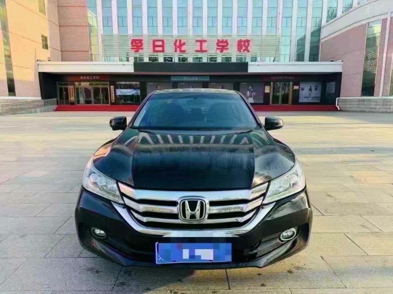 济宁13年本田雅阁1