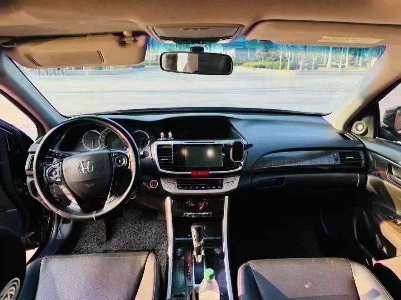 济宁13年本田雅阁4