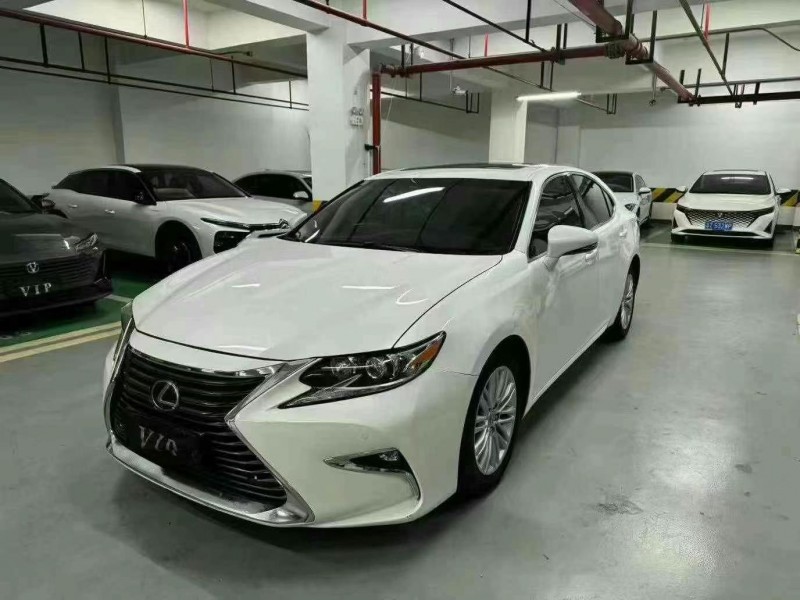 成都17年雷克萨斯ES3