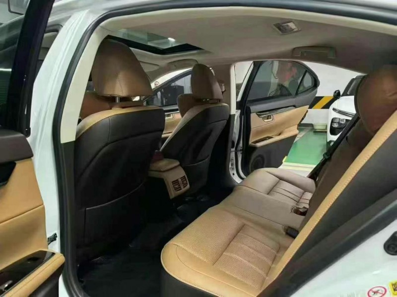 成都17年雷克萨斯ES6