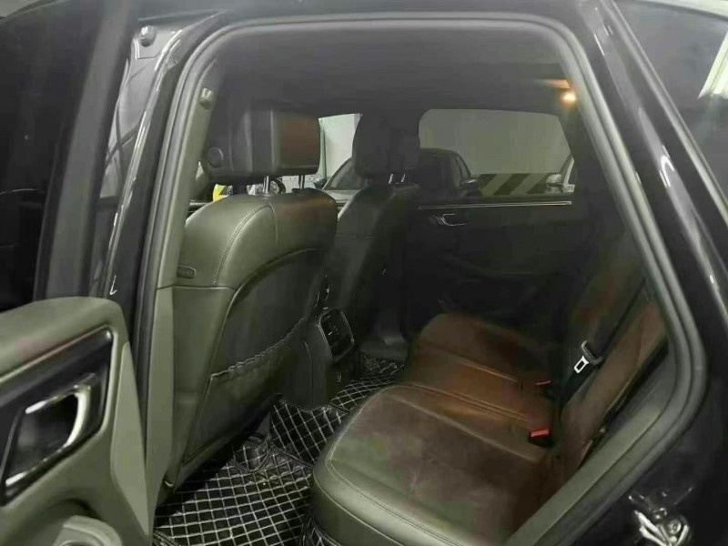 成都16年保时捷Macan6